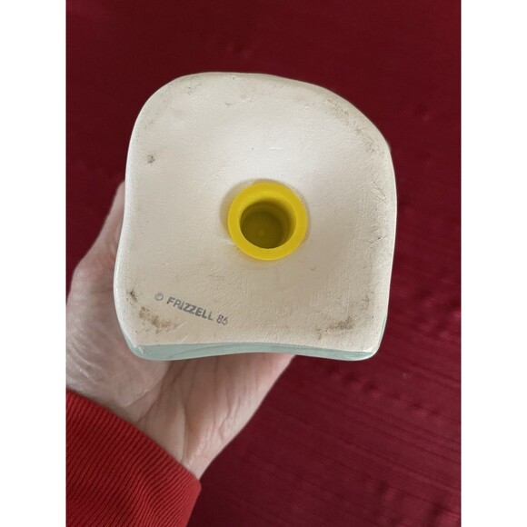 Vintage Frizzell Kitschy Chair Shaker 4-Holes Figurine Decor Polly Frizzell 86 - Picture 6 of 6